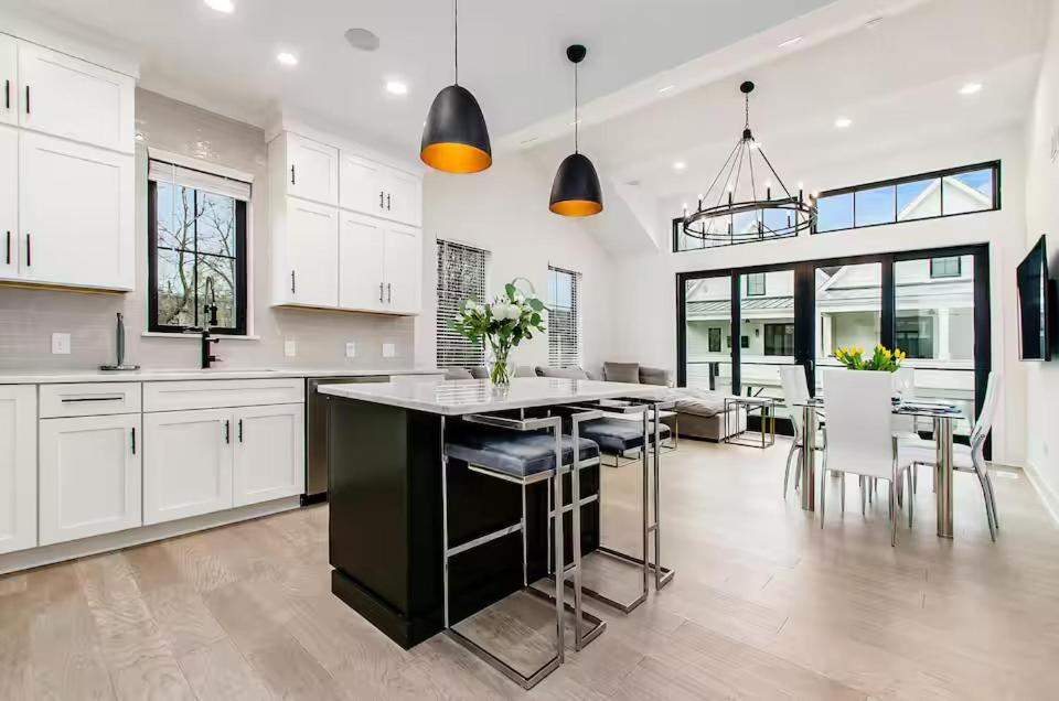 Short North Convention Garage Parking! Holiday home